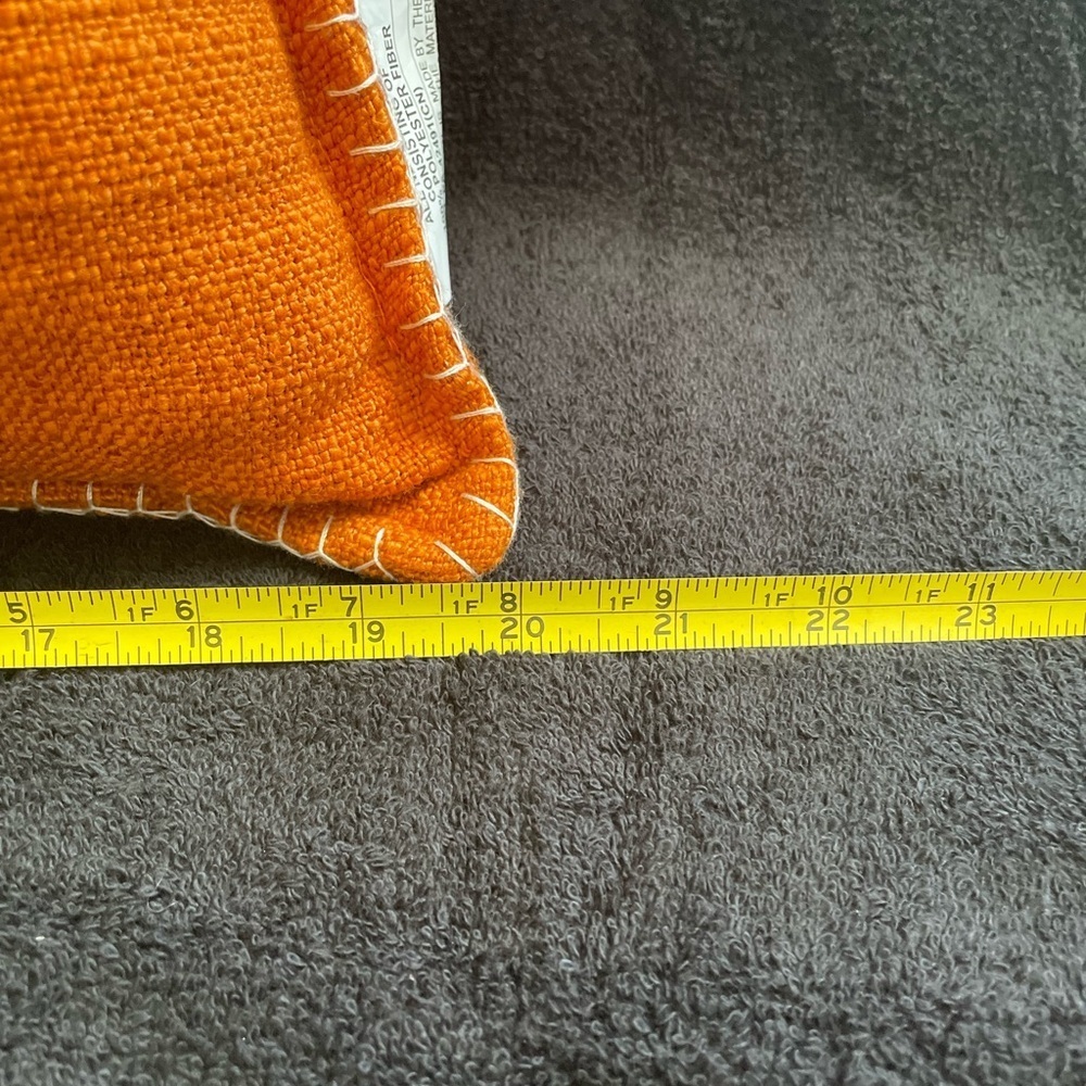NWT Set of 2 Hobby Lobby Orange and White Accent Pillows - Picture 4 of 7